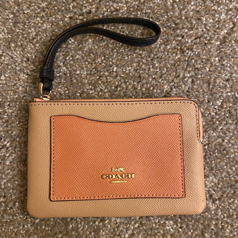 Coach wristlet with card holder pocket